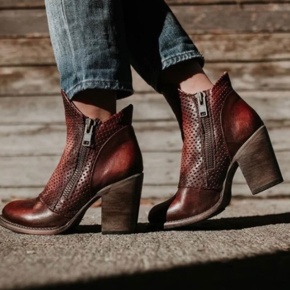Freebird by Steven Bowie Booties ~ Size 8